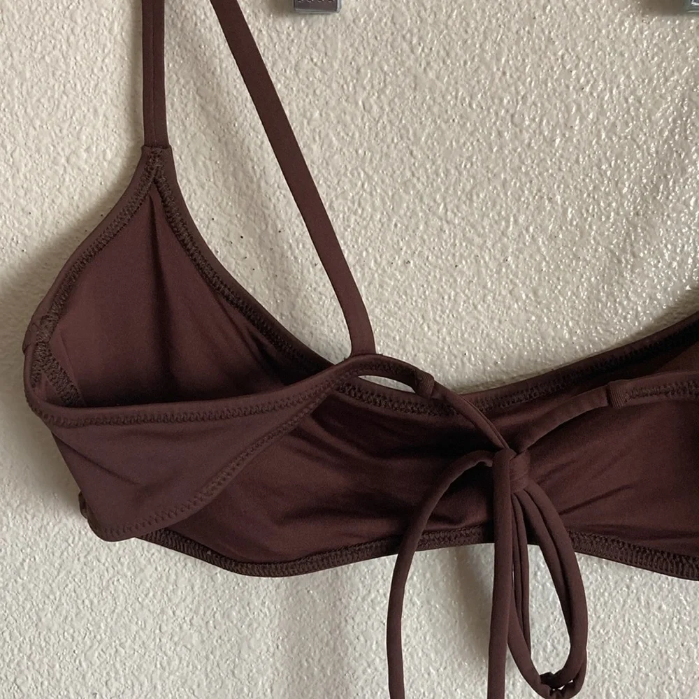 SKIMS Recycled Swim Micro Scoop Bikini Top in Cocoa (Size 2X)